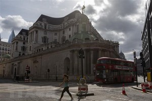 Cảnh vắng vẻ tại London khi các biện pháp giãn cách được tăng cường trong bối cảnh dịch COVID-19 lây lan mạnh tại Anh ngày 12/9/2020. (Nguồn: THX/TTXVN).