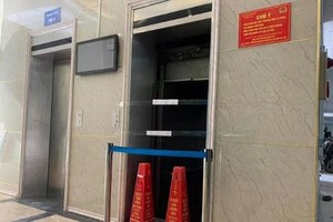 Thang máy chung cư B10A Nam Trung Yên. (Nguồn: nld.com.vn).