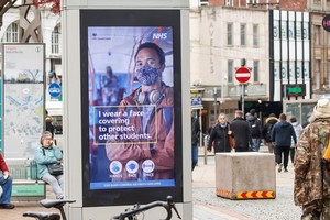 Người dân Anh trong dịch COVID-19. (Ảnh: Standard).