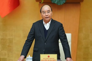 Thủ tướng Nguyễn Xuân Phúc: Tạm dừng các chuyến bay thương mại. Ảnh VGP/Quang Hiếu.