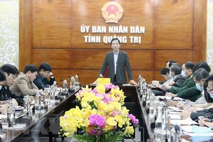 Ông Hoàng Nam, Phó chủ tịch UBND tỉnh Quảng Trị, phát biểu tại buổi họp. (Ảnh: Thanh Thủy/TTXVN).