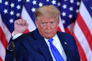 Ông Trump quyết thực hiện các nỗ lực pháp lý thách thức kết quả bầu cử. Ảnh: Opoyi.