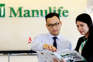 Thị trường đang chờ đón thương vụ Manulife mua lại Aviva Việt Nam. Ảnh: Dũng Minh.