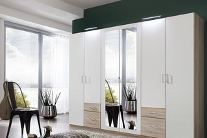 Tấm Tủ Nhựa DAG – một sản phẩm đóng vai trò thiết yếu trong trang trí nội thất hiện đại.