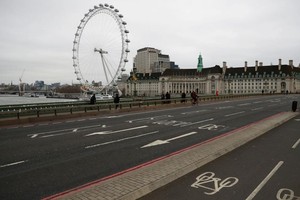 Anh cân nhắc phong tỏa toàn quốc vì biến thể SARS-CoV-2 mới. Ảnh: KT.