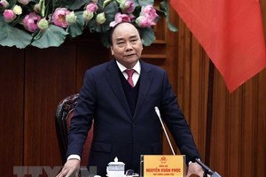 Thủ tướng Nguyễn Xuân Phúc chủ trì họp Thường trực Chính phủ về vắcxin COVID-19. (Ảnh: Thống Nhất/TTXVN).