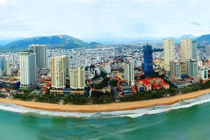 Toàn cảnh thành phố biển Nha Trang.