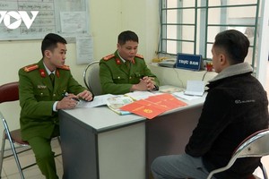 Đối tượng cho vay lãi nặng tại Cơ quan điều tra.