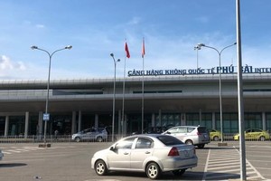 Cảng hàng không quốc tế Phú Bài.