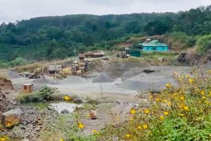 Mỏ khai thác đá của Công ty Thạch lợi ở xã Đức Mạnh, huyện Đắk Mil.