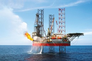 Hiện giá dầu thô đạt 64 USD/thùng, trong khi trung bình năm 2020 là 43,8 USD/thùng.