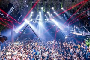 Hoạt động vũ trường, quán bar, karaoke tại TPHCM tiếp tục phải tạm dừng đến khi có thông báo mới.