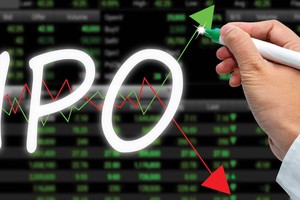 Từ năm 2021, doanh nghiệp thực hiện chào bán cổ phiếu ra công chúng mới đủ điều kiện niêm yết trên HOSE, hoặc phải có 2 năm giao dịch trên UPCoM.