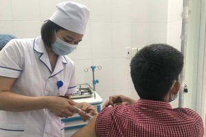 Sáng 17/3: Hơn 20.000 người Việt Nam đã được tiêm chủng vaccine Covid-19
