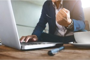 Giao dịch phái sinh gia tăng, AIS miễn phí giao dịch cho nhà đầu tư