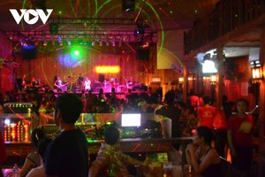 Các tụ điểm ca nhạc được khuyến cáo tạm thời đóng cửa.