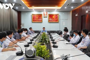 Giám đốc Bệnh viện Chợ Rẫy họp khẩn Đội phản ứng nhanh trước khi lên đường.