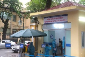 Kiểm tra y tế tại Bệnh viện Phụ sản Trung ương.