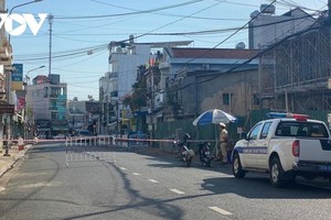 Lực lượng chức năng phong toả một số địa điểm có liên quan đến bệnh nhân B.T.T.