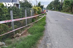 Một khu dân cư ở xã Long Khánh, thị xã Cai Lậy bị phong tỏa do có ca nghi nhiễm Covid-19.