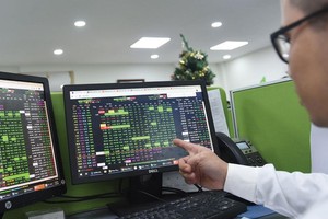 Các sự kiện bóng đá và chứng khoán có mối quan hệ trái chiều, nhưng hệ số tương quan không lớn.