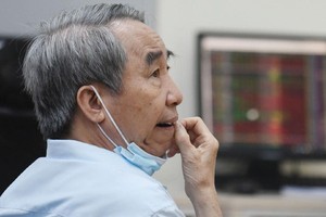 Nhiều công ty chứng khoán xảy ra tình trạng lỗi một hoặc toàn bộ kênh giao dịch trực tuyến sau khi hệ thống mới của HOSE chính thức vận hành.