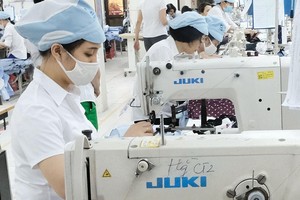 Nhiều doanh nghiệp dệt may đã có đơn hàng tới hết năm 2021.