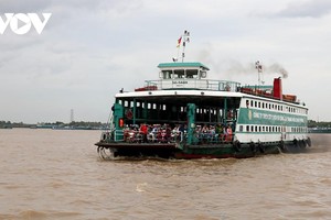 Từ 0 giờ ngày 30/7, phà Cát Lái nhưng vận chuyển hành khách, chỉ phục vụ các lực lượng phòng chống dịch, xe chở công nhân.