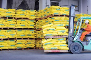 Sản lượng tiêu thụ hóa chất và NPK Phú Mỹ tăng trưởng mạnh trong 6 tháng đầu năm 2021.