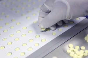 Dịch Covid-19 ảnh hưởng đến hoạt động khám chữa bệnh, tác động đến doanh thu dược phẩm qua kênh bệnh viện. Ảnh: Dũng Minh.