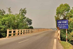 Sở GTVT Phú Thọ đã có văn bản thông báo gia hạn thời gian phân luồng giao thông qua cầu từ 31/8 đến 17h ngày 20/9/2021 để sửa chữa cầu này.