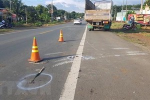 Một vụ tai nạn giao thông trên Quốc lộ 14. (Nguồn: TTXVN).