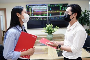 Việc mở cửa các lĩnh vực kinh tế tiến hành như thế nào là điều nhà đầu tư cần cân nhắc.