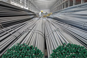 Nhu cầu thép tại thị trường nội địa giảm, nhưng trên thế giới tăng cao.