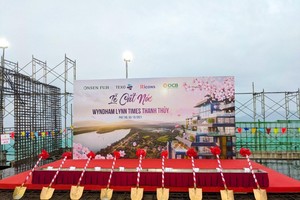 Hình ảnh nghi lễ đổ bê tông tại sự kiện cất nóc dự án Wyndham Lynn Times Thanh Thủy (Nguồn ảnh: Onsen Fuji).