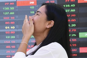 Đầu tư vào cổ phiếu bất động sản trong 3 tháng qua, “nhắm mắt cũng có lợi nhuận”.