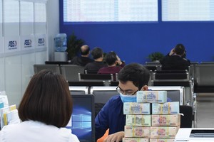 Dòng tiền trên thị trường chứng khoán vẫn mạnh và thanh khoản gần đây tăng cao.