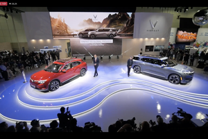 Vinfast VF e35 và VF e36 ra mắt hoành tráng tại sự kiện triển lãm Los Angeles Auto Show 2021