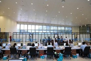 Bộ phận làm thủ tục mở tờ khai hàng hóa xuất nhập khẩu của Chi cục Hải quan Cửa khẩu quốc tế Hữu Nghị, Lạng Sơn. (Ảnh: Phạm Hậu/TTXVN).