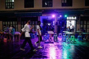 Đường phố Khaosan (Bangkok) khi mở cửa du lịch trở lại. Nguồn: Reuters.