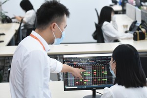 Nhiều nhà đầu tư có khẩu vị săn cổ phiếu thoái vốn.