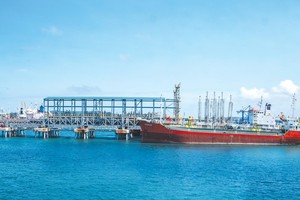 Nhà máy Lọc dầu Dung Quất vận hành thông suốt, an toàn, hiệu quả trong bối cảnh dịch bệnh.