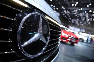 Mercedes-Benz bị phạt 20,2 tỷ won (16,87 triệu USD). (Nguồn: Reuters).