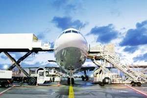 Việc IPP Air Cargo đẩy nhanh tiến độ gia nhập thị trường hàng không vận tải hàng hóa đã kiến các hãng hàng không nội địa đang phải cân nhắc điều chỉnh chiến lược kinh doanh.