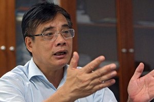 PGS.TS. Trần Đình Thiên.