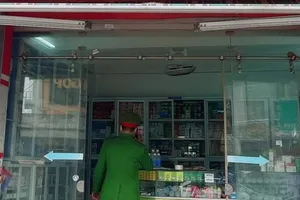 Nhà thuốc bị phát hiện kinh doanh kit test nhanh Covid-19, thực phẩm chức năng không rõ nguồn gốc xuất xứ.