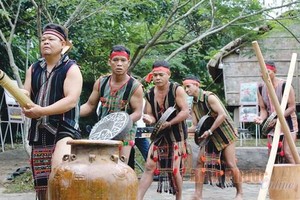 Một tiết mục múa cồng chiêng của đồng bào dân tộc S'tiêng. (Nguồn: vhttdlbinhphuoc.gov.vn).