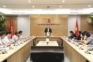 Thứ trưởng Bộ Thông tin và Truyền thông Phạm Đức Long chủ trì Hội nghị.