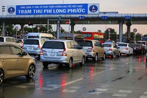 Tất cả các tuyến đường cao tốc do VEC quản lý sẽ phải dự kiến sẽ phải lựa chọn nhà cung cấp dịch vụ trong quý II, triển khai lắp đặt thiết bị và vận hành hệ thống trong quý III năm nay.