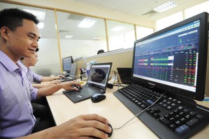 Cổ phiếu ngành hàng thiết yếu đang được quan tâm nhiều hơn.